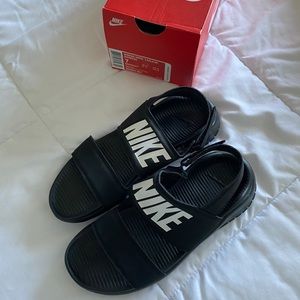 Nike Women's Tanjun Sandals